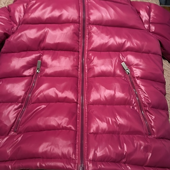 NWT Women’s Magenta Puffer Jacket - Large - Picture 5 of 9